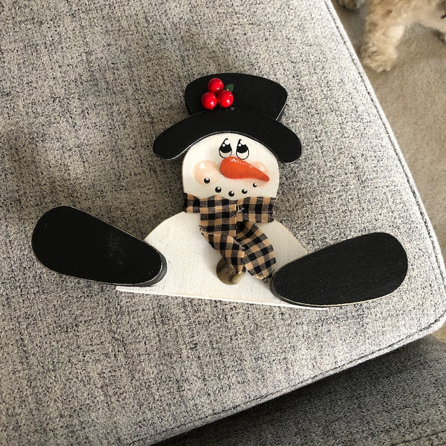 ☃️Winter Wood Sitting Snowman Vertical Pendant